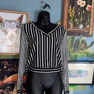 B/W STRIPED CROP TOP Long Sleeve Vintage EUC Lew Magram